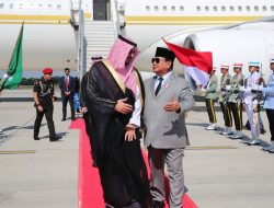 Tiba di Jakarta, Prabowo Jemput Langsung Pangeran Khalid bin Salman dari Arab Saudi