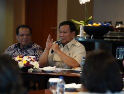 Bela Jokowi Soal Rocky Gerung, Prabowo: Saya Saksi Pak Jokowi Kerja Untuk Bangsa dan Rakyat