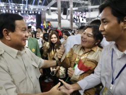 Beri Pembekalan pada Mahasiswa Baru UPN, Prabowo Ingatkan Pentingnya Bersyukur