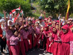 Suasana Ceria Prabowo Bareng Siswa SD di Gunung Kidul: Belajar Yang Baik Ya!