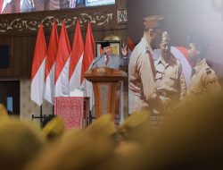 Menhan Prabowo dan Wali Kota Solo Gibran Kompak Hadiri Hari Veteran Nasional di UNS