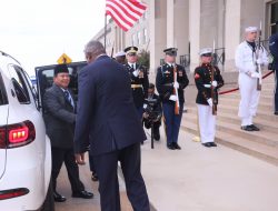 Momen Prabowo Bertandang ke Pentagon AS, Disambut Langsung Menhan Austin