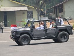 Kata Jokowi Usai Disopiri Prabowo Naik Maung: Mulus yang Nyetir Juga Bagus