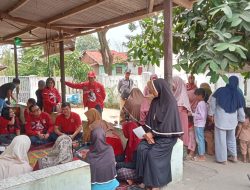 PSI Gelar Tebus Murah Minyak Murah di Pantai Mekar Muara Gembong