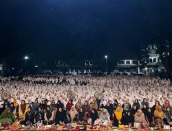 Ribuan Nyai, Ning, dan Santri di Jatim Deklarasi Dukung Prabowo: Istiqomah Pada Kebaikan