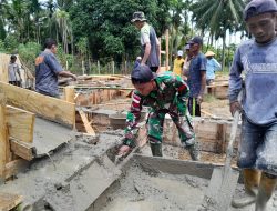 Bangun Kerukunan Dan Damai di Perbatasan Papua, Dengan Bergotong-Royong Bersama Masyarakat Pengecoran Masjid Al-Aqsha
