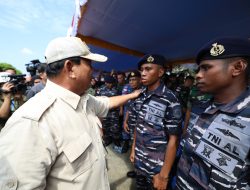 Kebanggaan Prabowo Nostalgia dengan Mantan Anak Buah di Papua Setelah 27 Tahun Tak Bersua