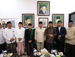 Kunjungi Ponpes Tebuireng, Prabowo Ziarah ke Makam Tokoh-Tokoh NU