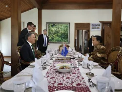 Prabowo Sambut Hangat Menhan Australia di Hambalang, Perkuat Kemitraan Pertahanan