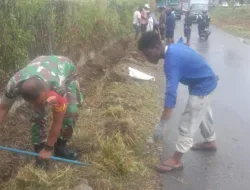 Babinsa Timika Bersama Warga Gotong Royong Bersihkan Jalan
