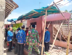 Tinjau Rumah Roboh Babinsa Dampingi Dinas Perkimtan Kabupaten Bekasi