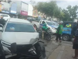 Sopir Mengantuk, Enam Kendaraan Tabrakan Beruntun