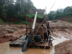 Polsek Kuantan Hilir Musnahkan 1 Unit Rakit PETI di Desa Kasang Limau