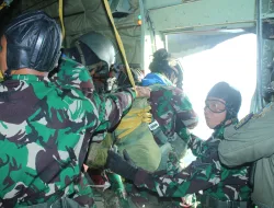 Pasukan Lintas Udara Mengenang Sejarah Penerjunan Perebutan Kota Dili Timor Timur Pada 7 Desember 1975