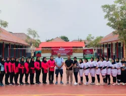 PERKUAT SILATURAHMI DHARMA WANITA PERSATUAN LAPAS KELAS IIB PASURUAN UNDANG BHAYANGKARI POLRES PASURUAN KOTA TANDING BOLA VOLI
