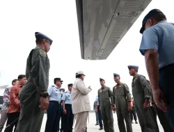 Prabowo Serahkan 5 Pesawat NC-212i Baru Buatan Anak Bangsa ke TNI AU