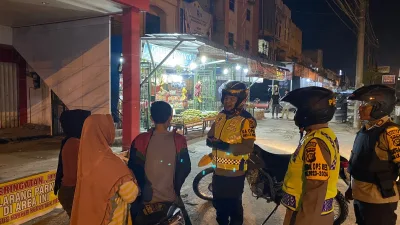 Libur Akhir Pekan, Kapolres Pelalawan Beserta Perwira Pantau Situasi Kamtibmas di Pusat Keramaian 