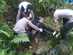 Polsek Sukamakmur  Polres Bogor Tangani Laka Lantas Yang Akibatkan Pengendara Motor Terluka Parah Dan Meninggal Dunia