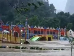 Kawasan Wisata Lembah Harau Dilanda Banjir