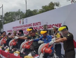 Upaya Cipta Kondisi Jelang Natal dan Tahun Baru, Polda Riau Musnahkan 1.597 Knalpot Brong
