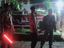 Pastikan Berjalan Aman Dan Lancar, Para Babinsa Koramil Jajaran Kodim 1710/Mimika Turut Amankan Jalannya Ibadah Malam Natal 2023