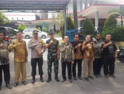 Menjaga Kerukunan Umat Beragama Dandim 0509 Bersama Kapolres Metro Bekasi Tinjau Gereja dan Pos Pengamanan Perayaan Natal