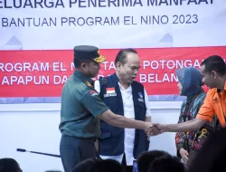 Panglima TNI Mendampingi Presiden RI Resmikan BTS 4G dan Pemberian BLT Di Sulawesi Utara