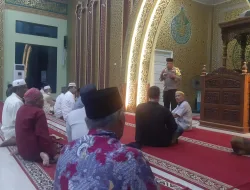 Lakukan Cooling System, Kapolsek Bukit Raya Sholat Shubuh Berjamaah di Mesjid Shirathal Mustaqim