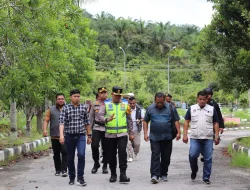 Pastikan Logistik Pemilu Sampai ke Gudang Logistik dengan Aman, AKBP Suwinto SH SIK Tinjau Gudang Logistik Pemilu Kabupaten Pelalawan