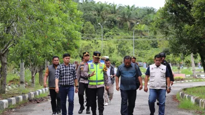 Pastikan Logistik Pemilu Sampai ke Gudang Logistik dengan Aman, AKBP Suwinto SH SIK Tinjau Gudang Logistik Pemilu Kabupaten Pelalawan