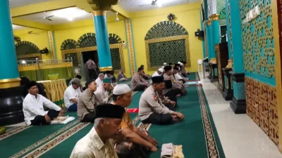 Polres Kuansing Gelar Subuh Berjamaah Dalam Rangka Cooling System Pemilu Damai 2024