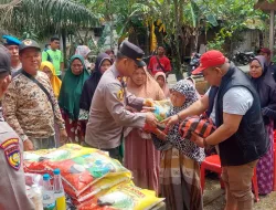 Cooling System, Polsek Teluk Meranti Salurkan Bansos Kepada Masyarakat Terdampak Banjir