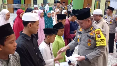 Irwasda Polda Riau Ajak Masyarakat Inhu Ciptakan Pemilu Damai Usai Sholat Subuh Berjamaah