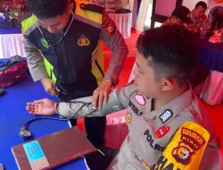 Satgas Banops Subsatgas Dokkes Ops Lilin-LK 2023-2024 Rutin Patroli dan Berikan Pelayanan Kesehatan