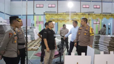 Perketat Keamanan Jelang Pemilu 2024, Kapolres Dumai didampingi Kabag Ops Cek Gudang Logistik KPU Kota Dumai