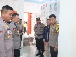 Pamatwil Polda Riau Giat Supervisi Ke Gudang Logistik KPU Rohul, Ini Pesan Kombes Pol Hery