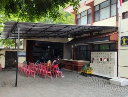 OPTIMALKAN PELAYANAN KUNJUNGAN, RUTAN BANGIL PASANG KANOPI UNTUK RUANG TUNGGU PENGUNJUNG