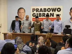 KH Adib Rofiuddin Izza, Sesepuh Buntet Pesantren Memberi Amanah Kepada Jari Raya Untuk Memenangkan Prabowo-Gibran