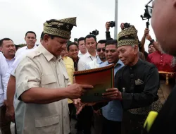 Reaksi Prabowo Lihat Dukungan Masyarakat Untuknya di Sosmed Pasca Debat: Saya Terharu, Keluar Air Mata