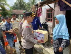 Kapolresta Pekanbaru Himbau Masyarakat Terdampak Banjir untuk Memprioritaskan Kesehatan
