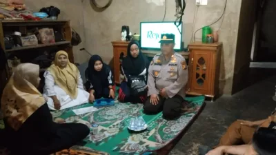 Kapolsek XIII Koto Kampar Berinisiatif Bawa Anak Penderita Stunting di Desa Pongkai Tabing ke Rumah Sakit