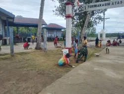 Peduli Kebersihan Lingkungan, Babinsa Ajak Warga Gotong Royong Bersihkan Pelabuhan