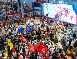 Sapa Ribuan Warga Kalsel, Prabowo: Masa Depan Indonesia ada di Kalimantan