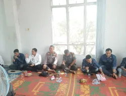 Hadiri Penyerahan Sertifikat Tanah Program PTSL, Kapolsek XIII Koto Kampar: Sertifikat Tanah Tentunya Mengantisipasi Gangguan Kamtibmas di Bidang Pertanahan