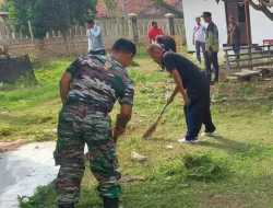 Danramil 11 Pebayuran Bersama Camat Pimpin Kegiatan Jumat Bersih