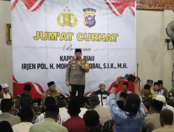 Usai Sholat Subuh Berjamaah Kapolda Riau Gelar Jumat Curhat di Masjid Al-Hijriah Dumai