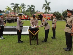 Kapolres Pimpin Sertijap Dua Kapolsek Jajaran Polres Kampar