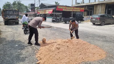 Sukseskan Pemilu Damai 2024, Kapolsek Tambang Goro Jalan Berlobang