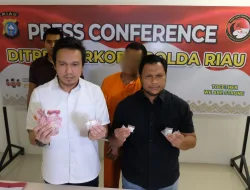 Ditresnarkoba Polda Riau Gerebek Rumah di Pangeran Hidayat Pekanbaru, Puluhan Butir Pil Extasi di Amankan