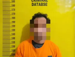 Tak Terima Orang Tua Dibentak, Seorang Pria di Pekanbaru Ancam Pemilik Warung Dengan Samurai